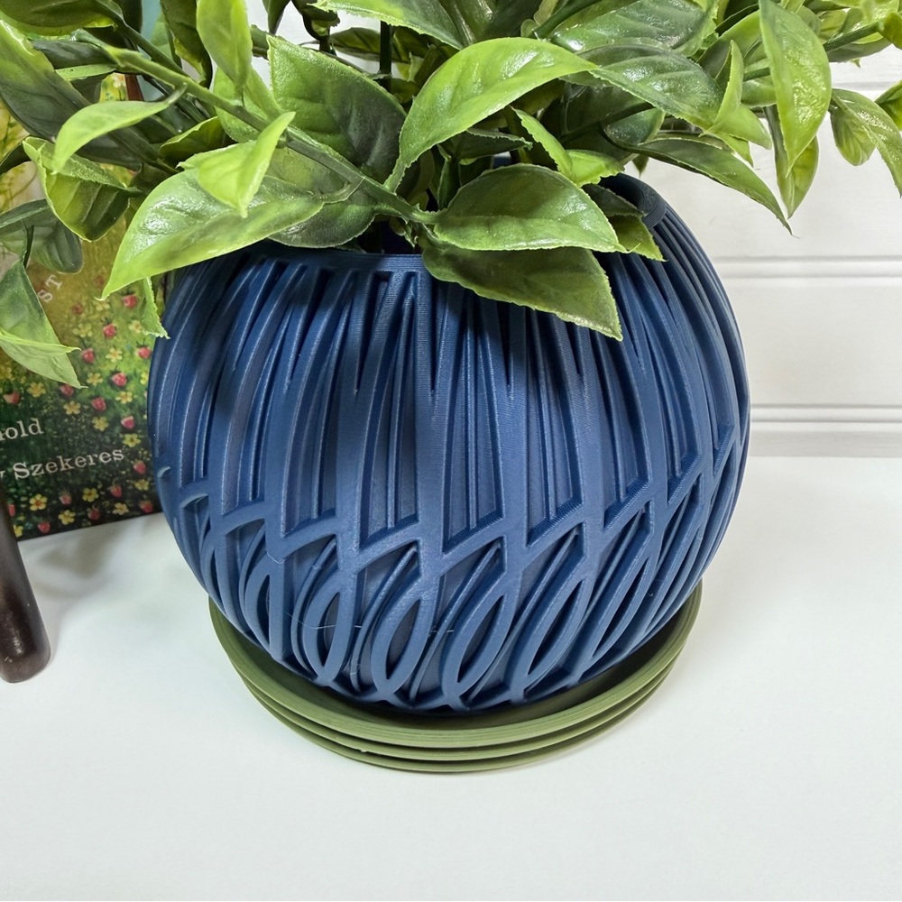 The Zyra Planter, Indoor Flower Pot, Tabletop Planter, Ribbed Lattice Pattern - Picture 2 of 12